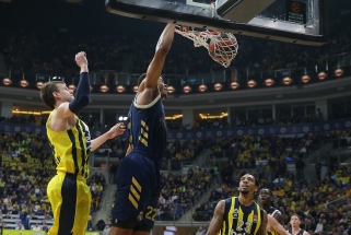 "Fenerbahče" savo sirgalių akivaizdoje beviltiškai nusileido nukraujavusiam "Real"